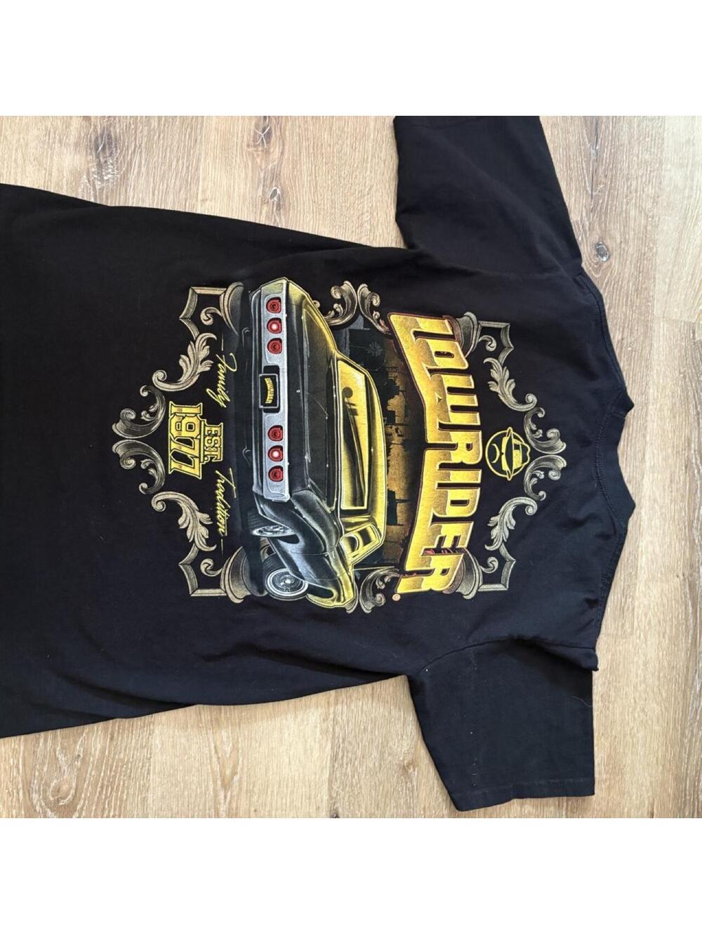 Lowrider Clothing Family Tradition 1977 Classic Car Graphic Tee Men’s M